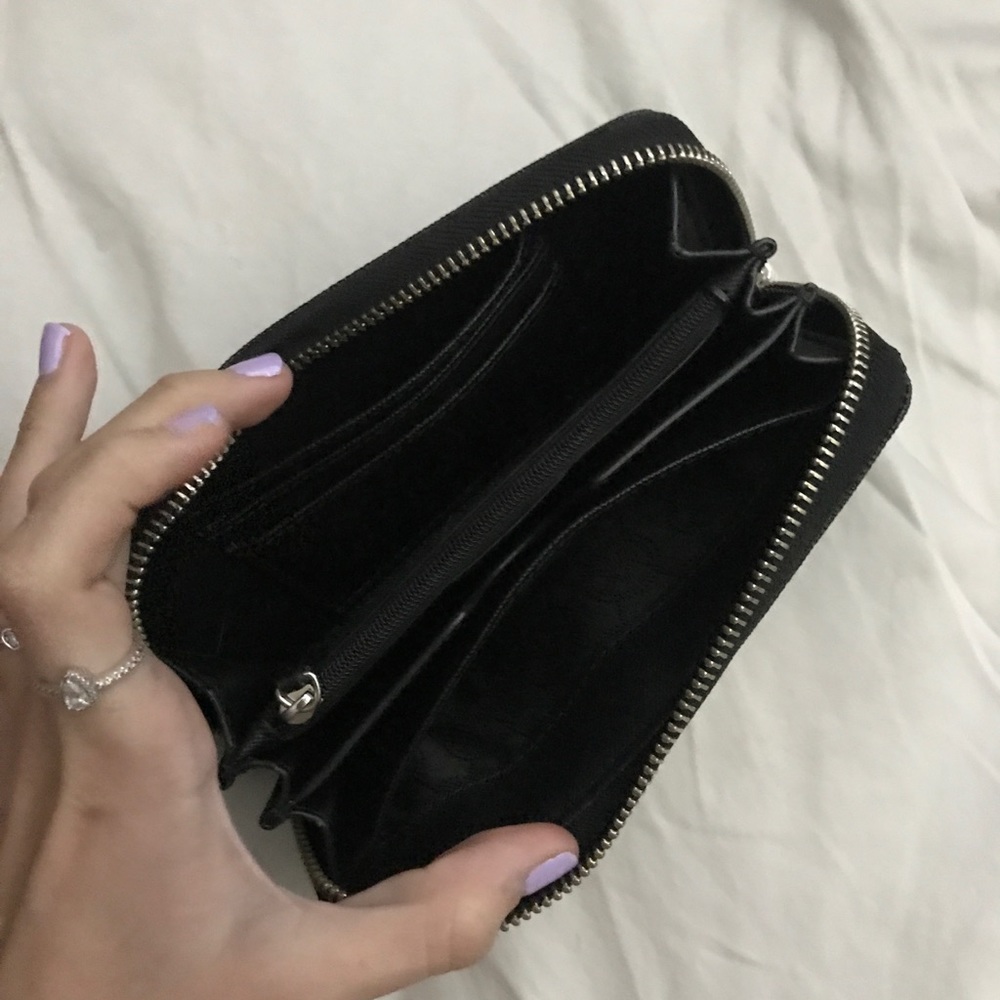 michael kors zip wallet - Picture 4 of 4
